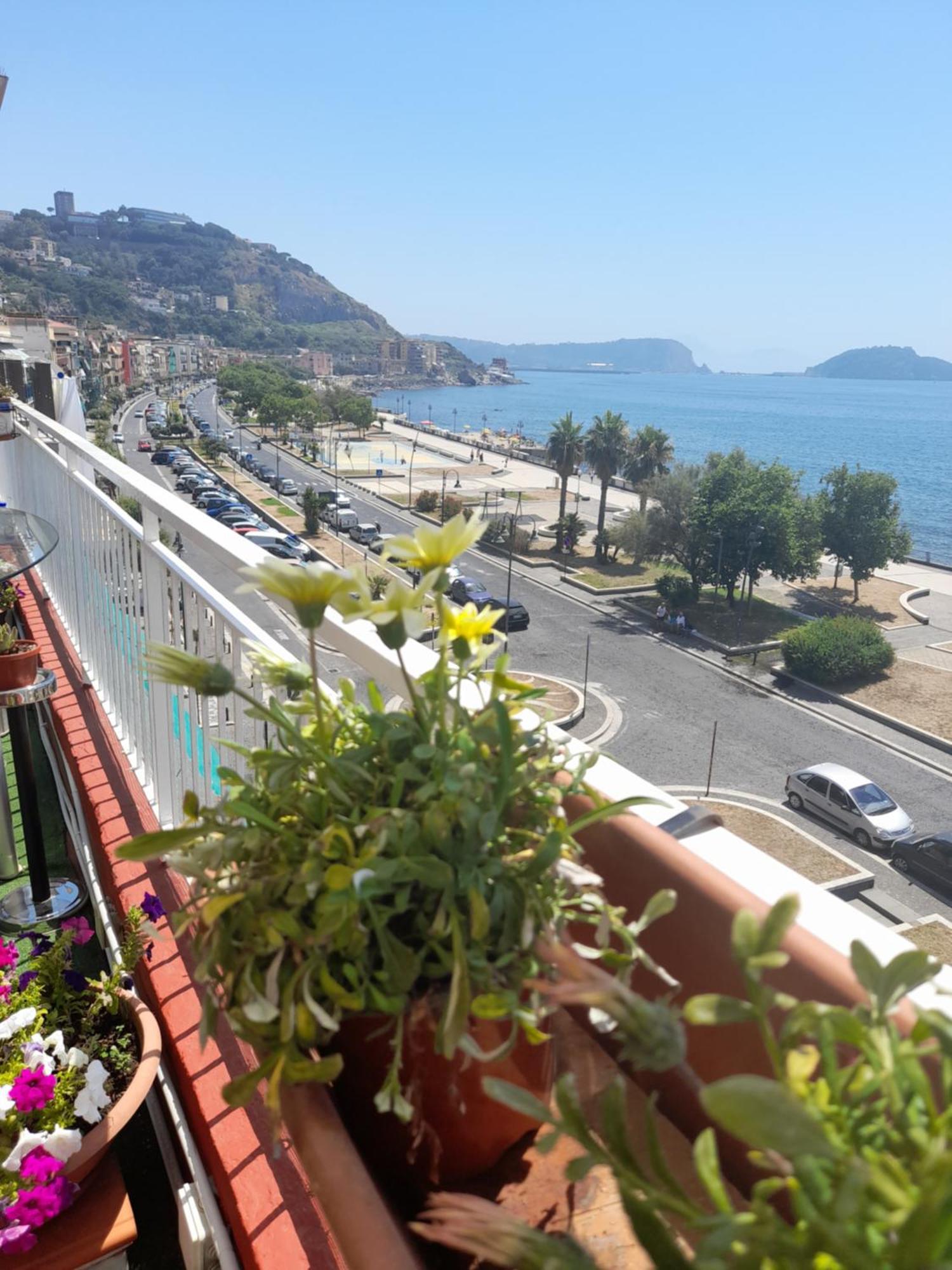 Apartment Terrazza Miracapri Pozzuoli